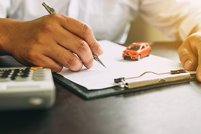 自動車保険の記名被保険者とは？変更すべきケースや等級の扱いを解説