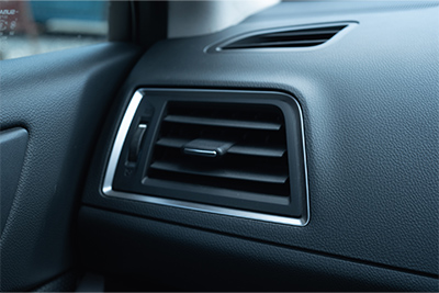 適切に自動車のエアコンを使おう！燃費のよい設定温度は何度？